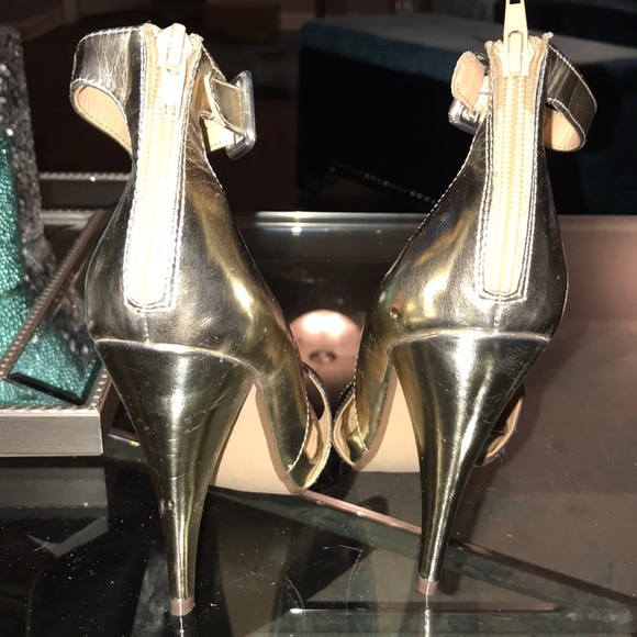 Sz 8 Gold Steve Madden Peep Toe Anklestrap Heels - Picture 3 of 6